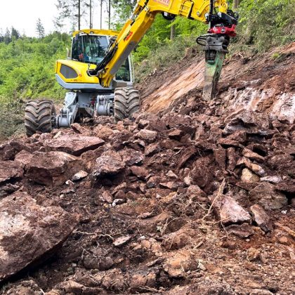 Menzi Muck-Schreitbagger in Wutha-Farnroda 
